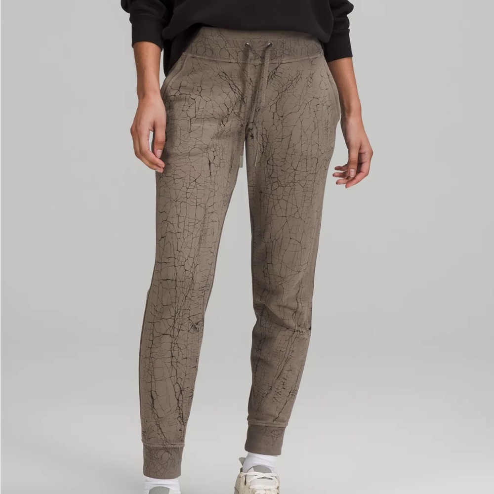 🆕LULULEMON “Warm Down” Jogger, Size 8